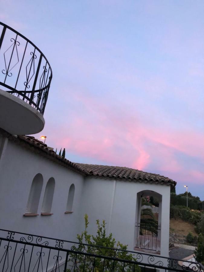 Maxima Sunset